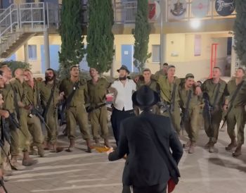 ערב ראש חודש בבא"ח צנחנים עם האמן החב"די